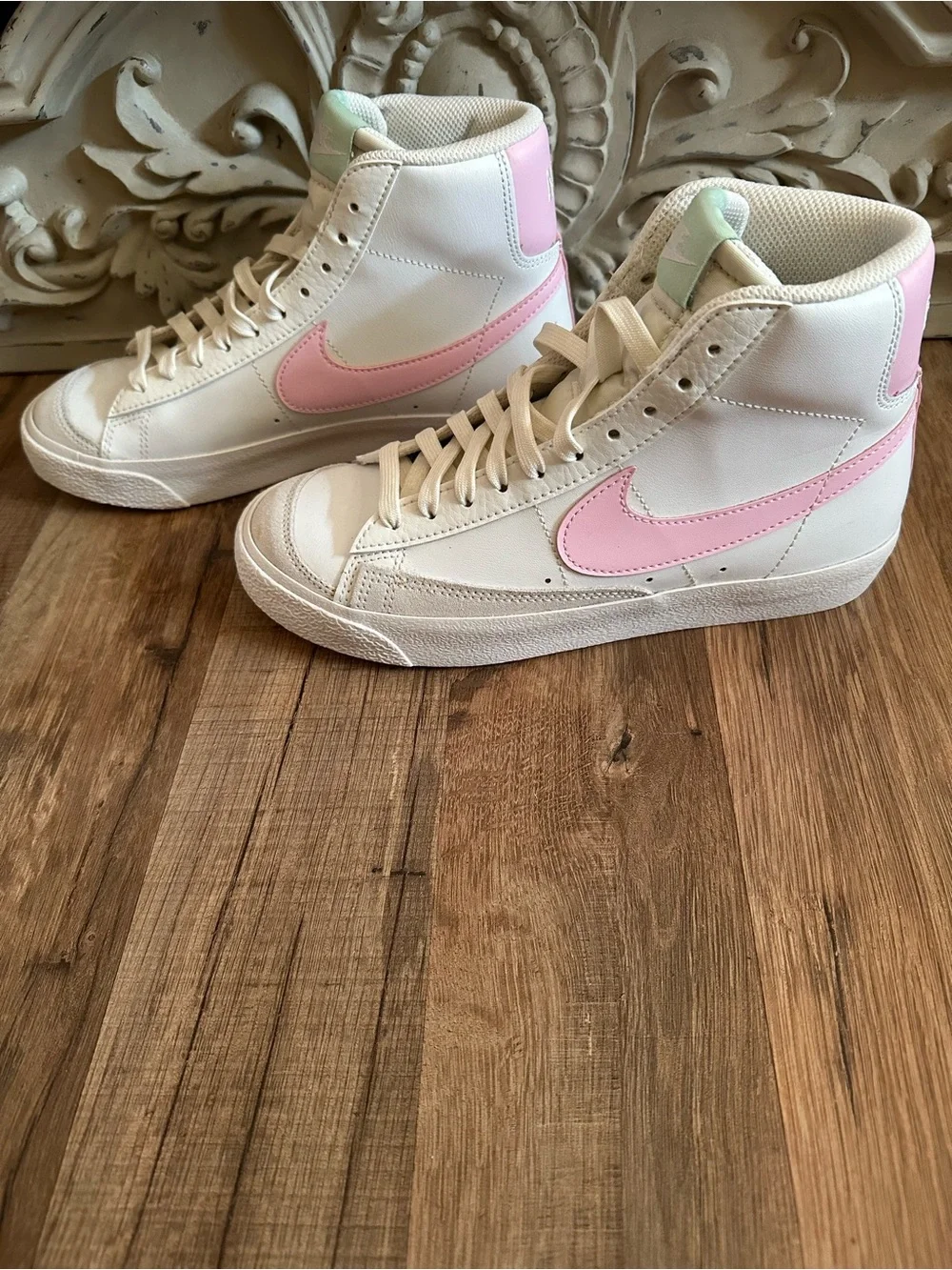 Nike Cream High-Top Sneakers with Pink & Mint Accents 5.5 big kids